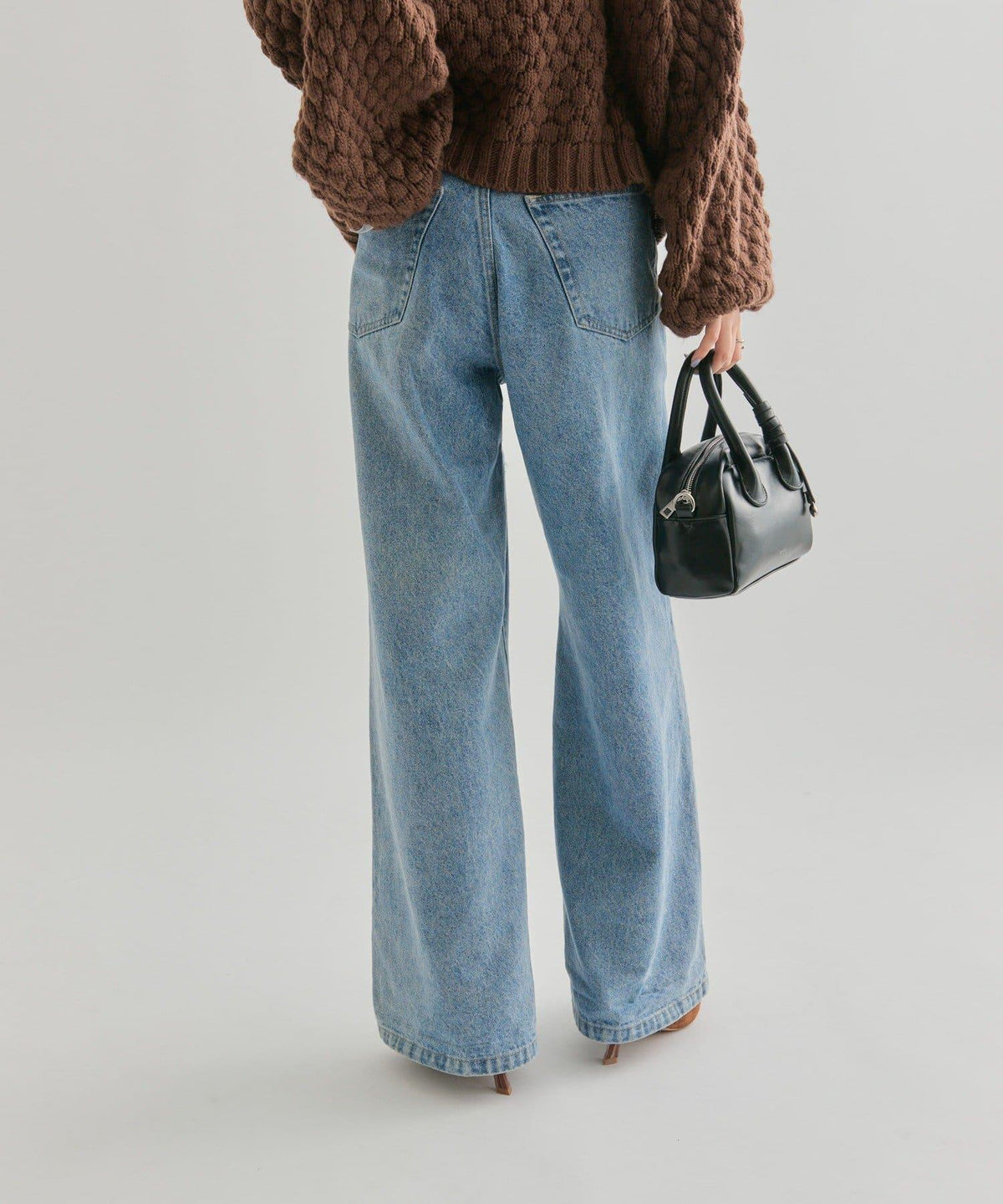 166660837