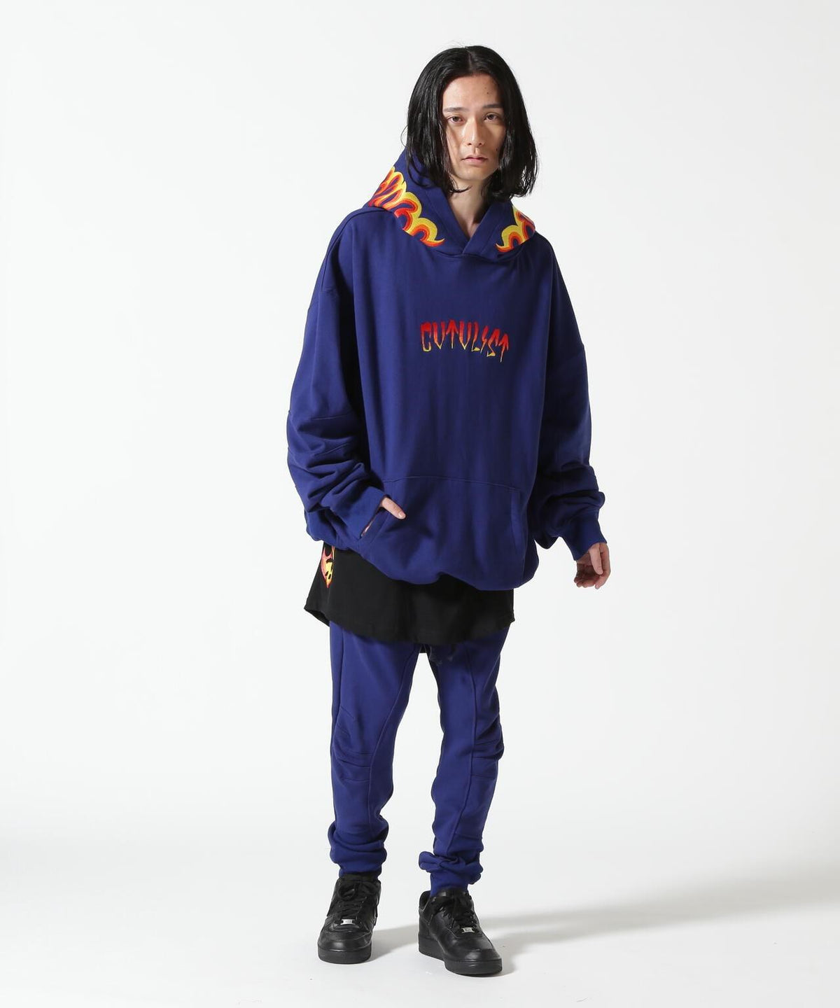 153950973