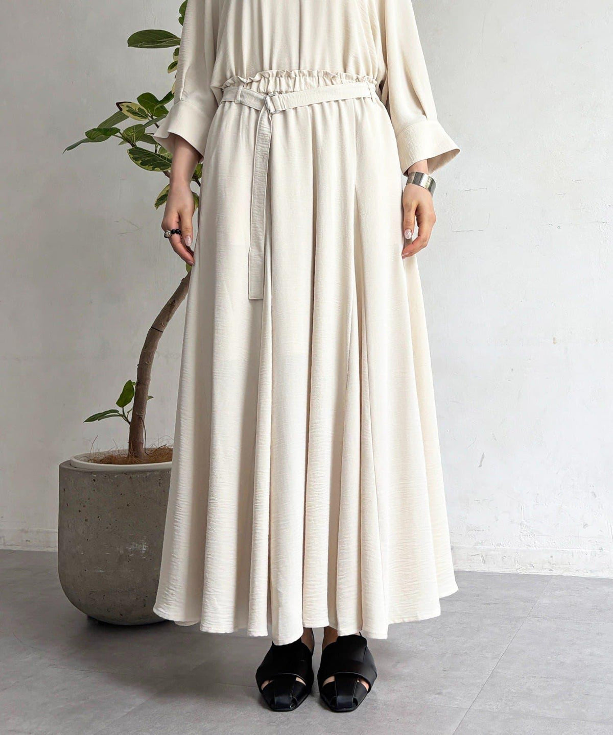 169818730