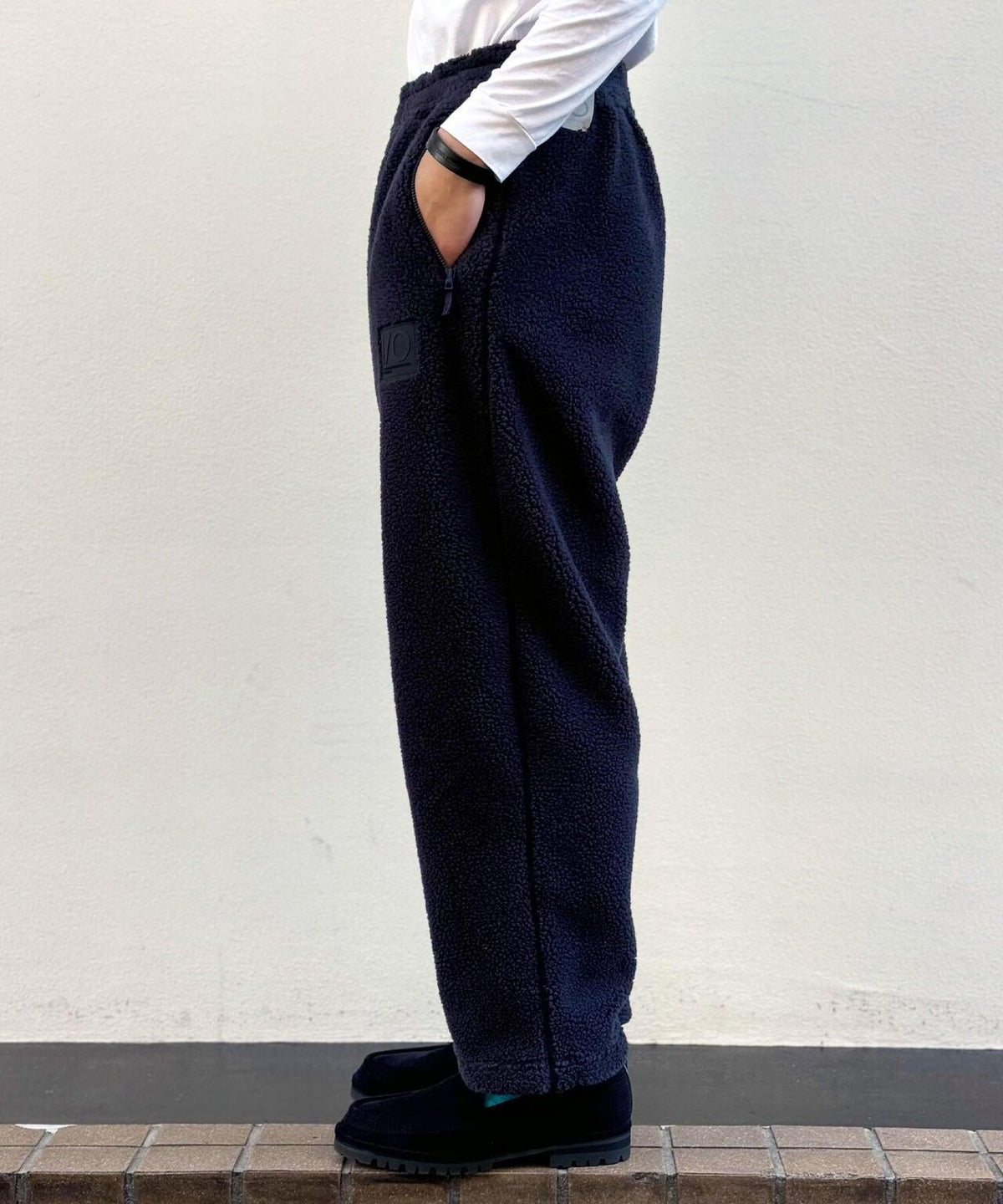 153960221