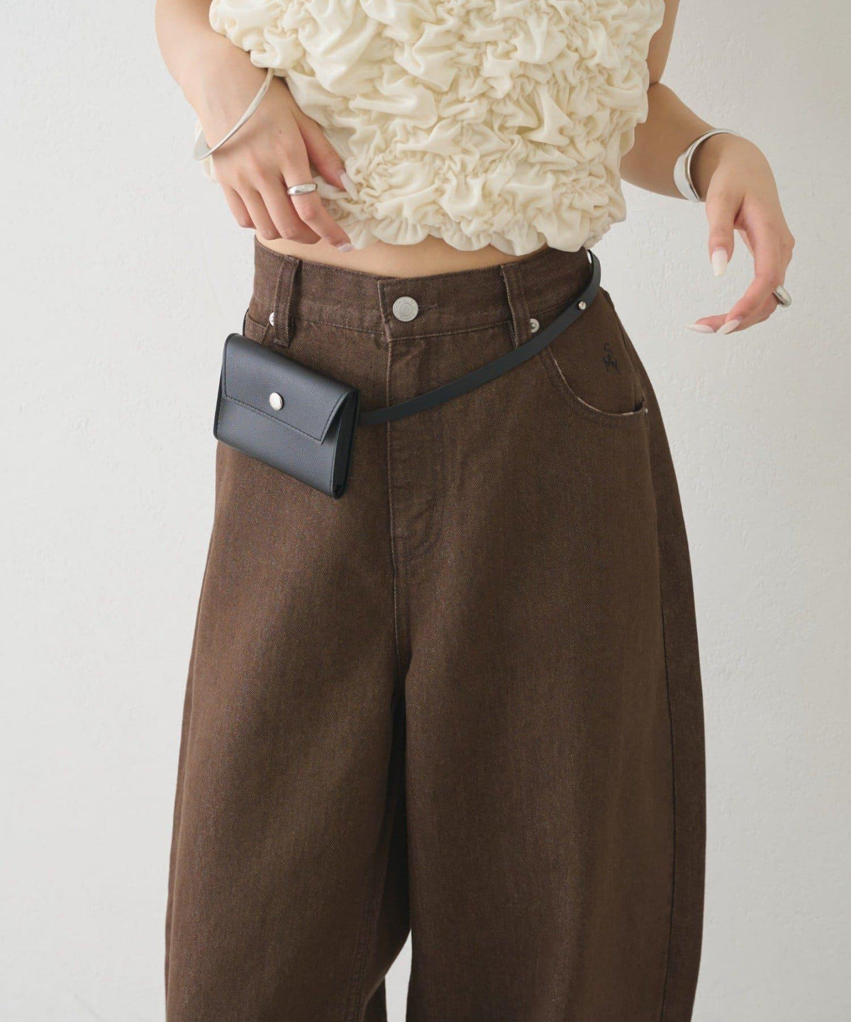 172649116